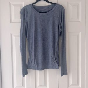 GapFit breathe long sleeve top, size medium